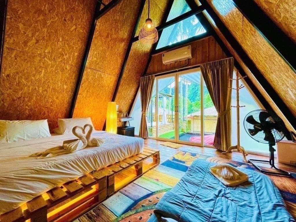 Bridge Hill Cafe Glamping Hotel Khao Sok National Park Kültér fotó